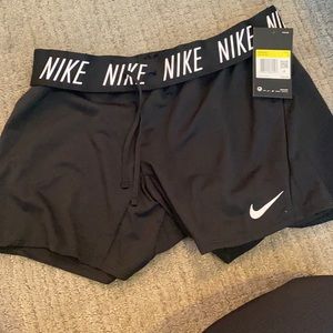 Black Nike shorts size small